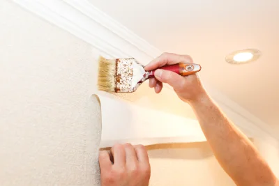 Pose de papier peint à Vieux-Berquin — revêtements muraux et toiles de verre
